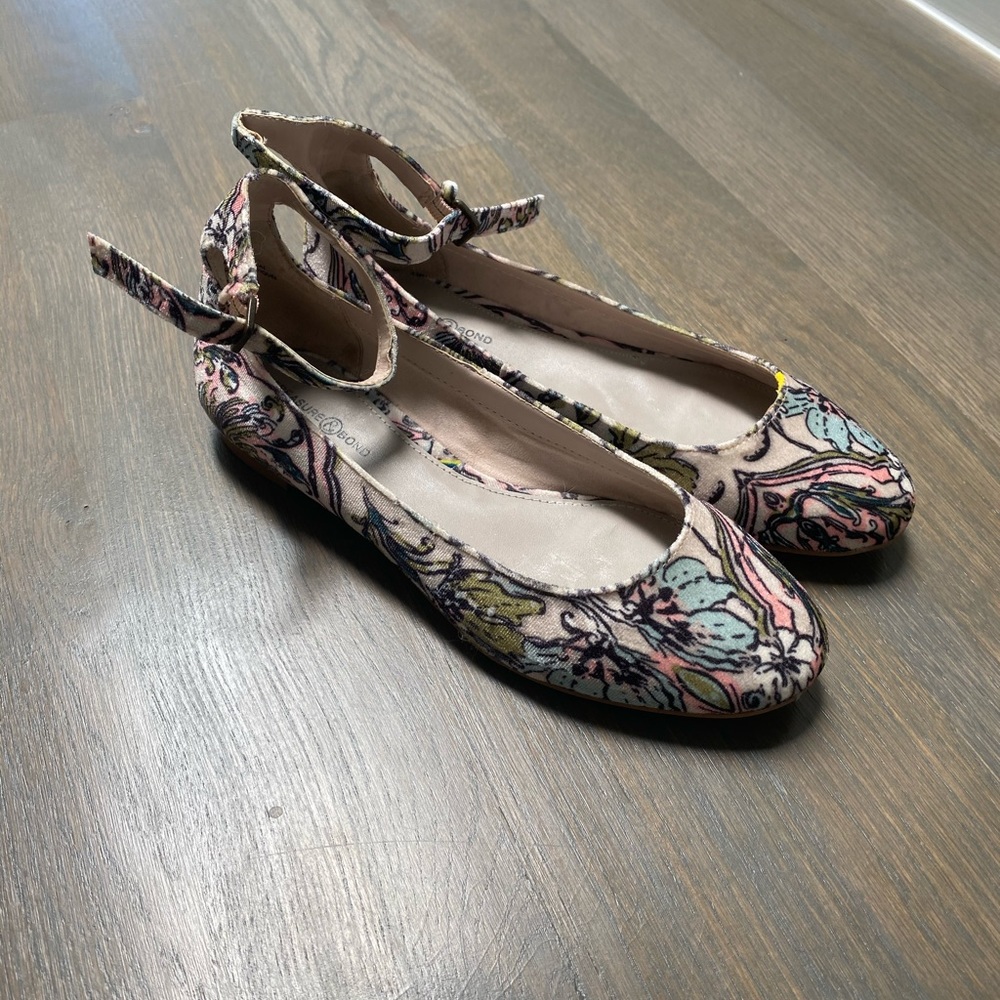 Floral flats with ankle strap